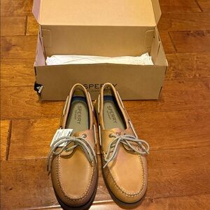 Sperry Men's Light Brown Boat Shoes NWT